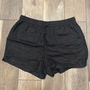 Women's Black Lightweight Linen Blend Shorts from Quince